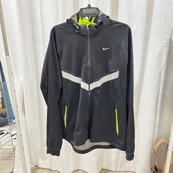 Nike Men's Vapor 5 World Record Running Jacket Large Black And Volt 465389-010 - Picture 1 of 10